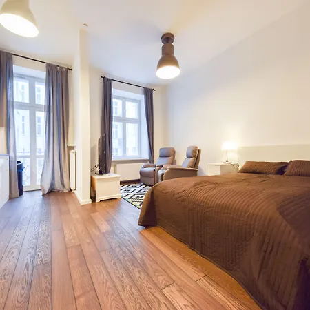 Shortstaypoland Noakowskiego * Warsaw