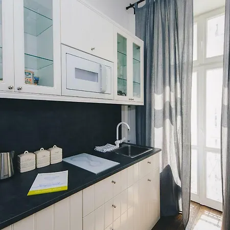 Shortstaypoland Noakowskiego * Warschau