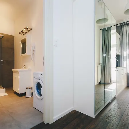 Shortstaypoland Noakowskiego Апартаменты